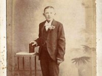 Ernestine and Wilhelm Boldewahn had one son, Otto Boldewahn. He was born 1886 in Oshkosh, Wisconsin. This is his confirmation photo.